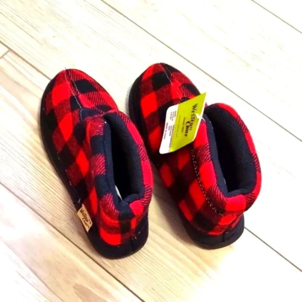 (1-3417)  Western Chief Freestyle Buffalo Slippers Size 7